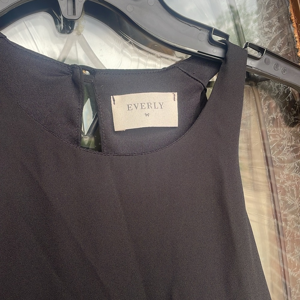 Everly Razorback Ruffle black Dress! Size small - Picture 4 of 6